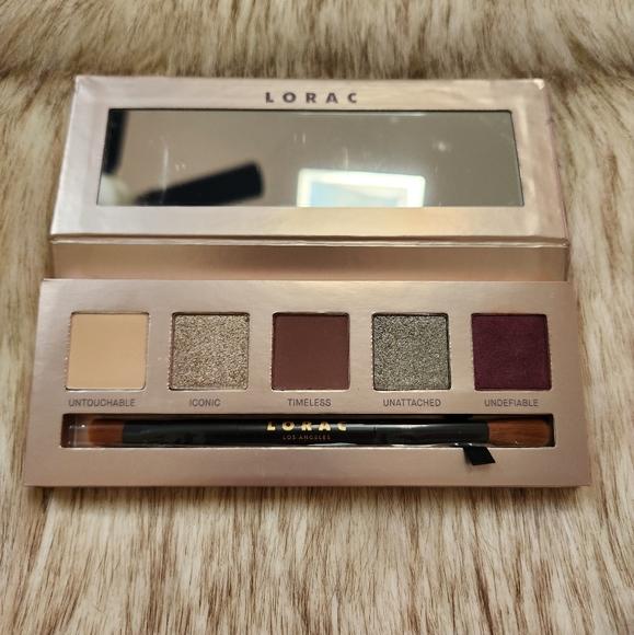 DISCONTINUED Lorac Unzipped Elegance Eyeshadow Palette **brush included** - Picture 4 of 5